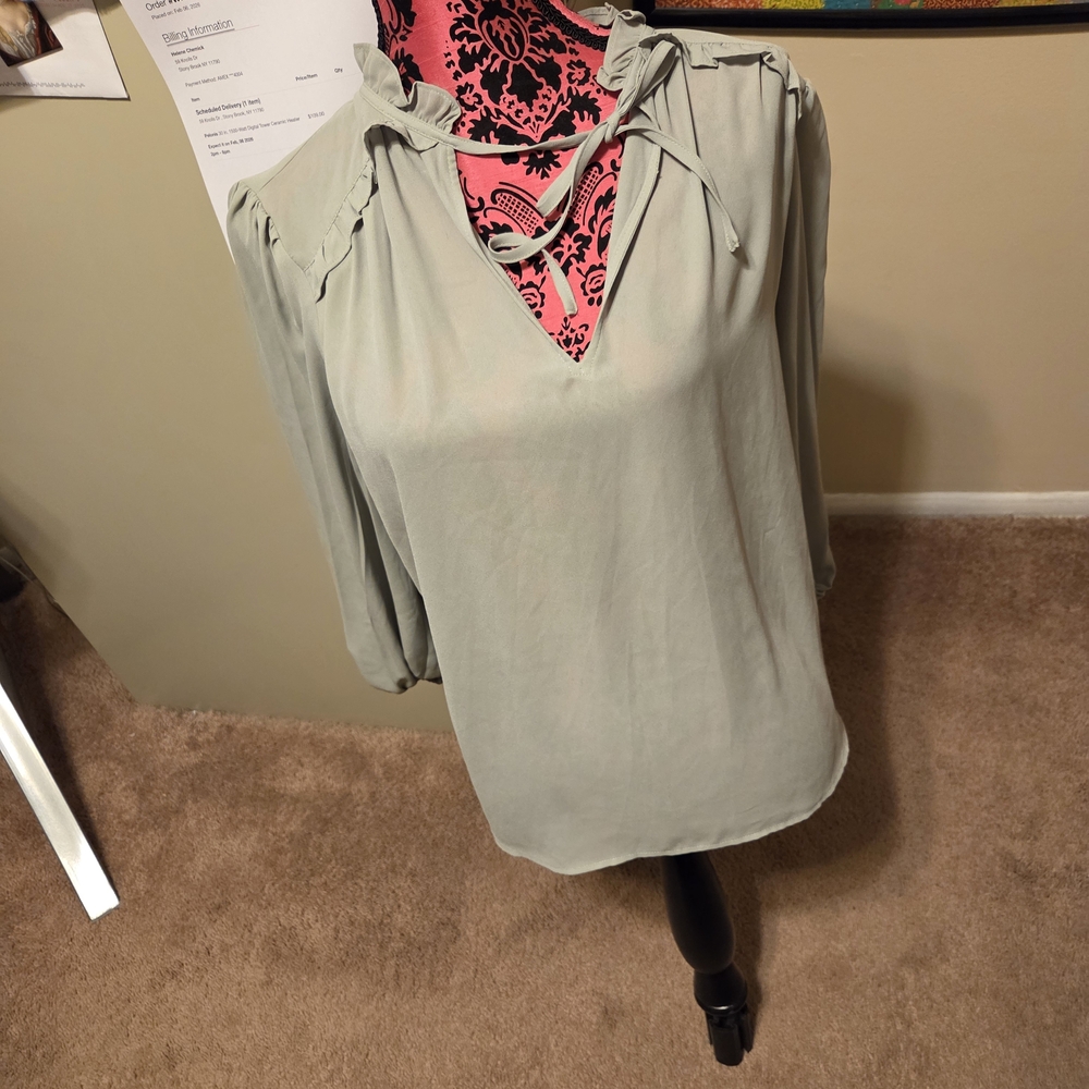 LOFT Women's Blouse in Light Green Large Excellent